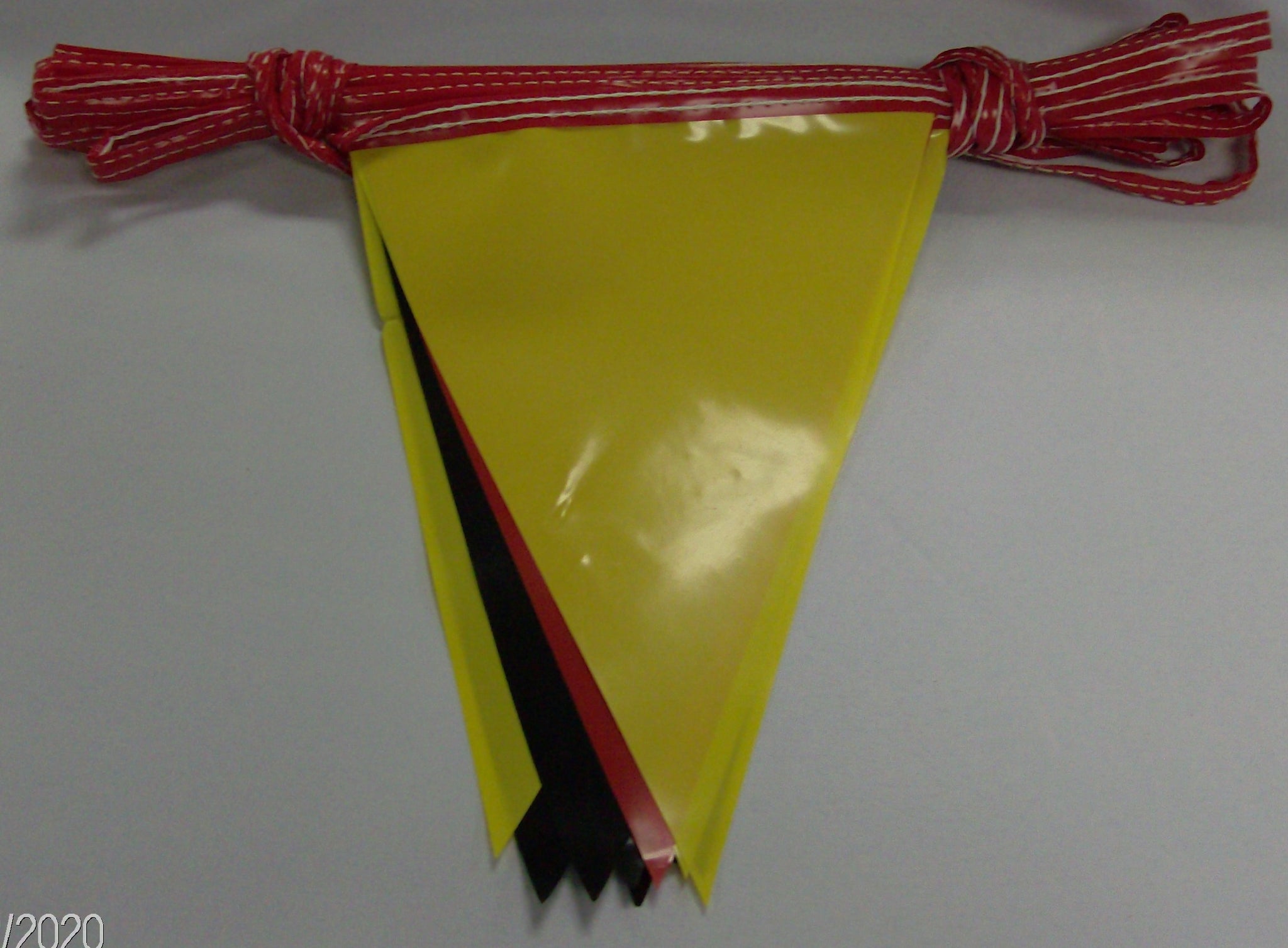 Pennant Strings, 100ft (Large Triangles) – FLAGS AND J