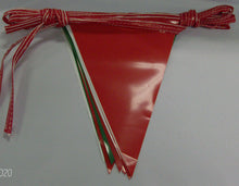 Load image into Gallery viewer, Pennant Strings with Italy flag colors
